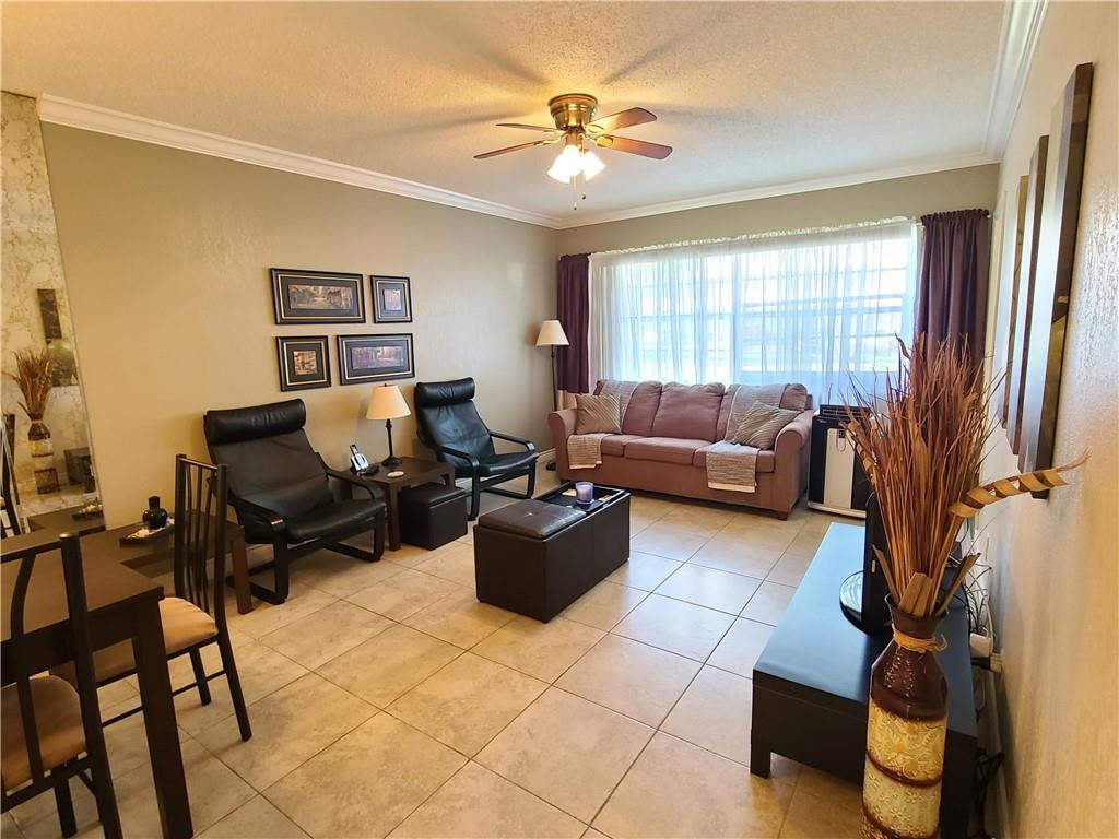 HAWAIIAN GARDENS - Residential
