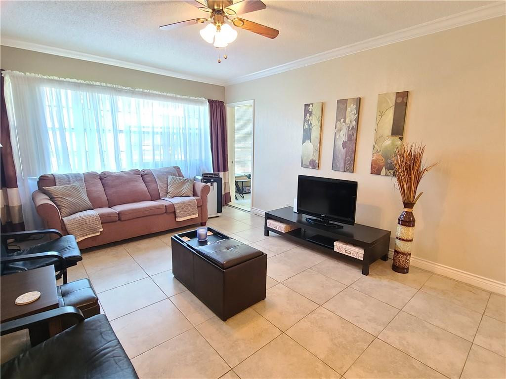 HAWAIIAN GARDENS - Residential