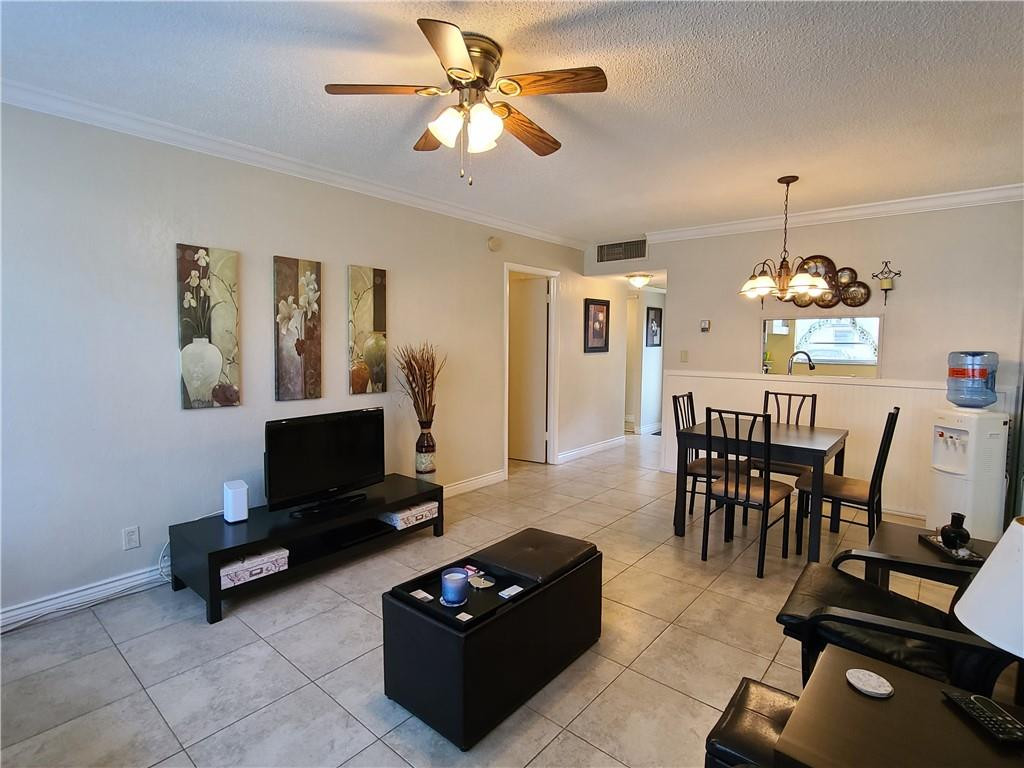 HAWAIIAN GARDENS - Residential