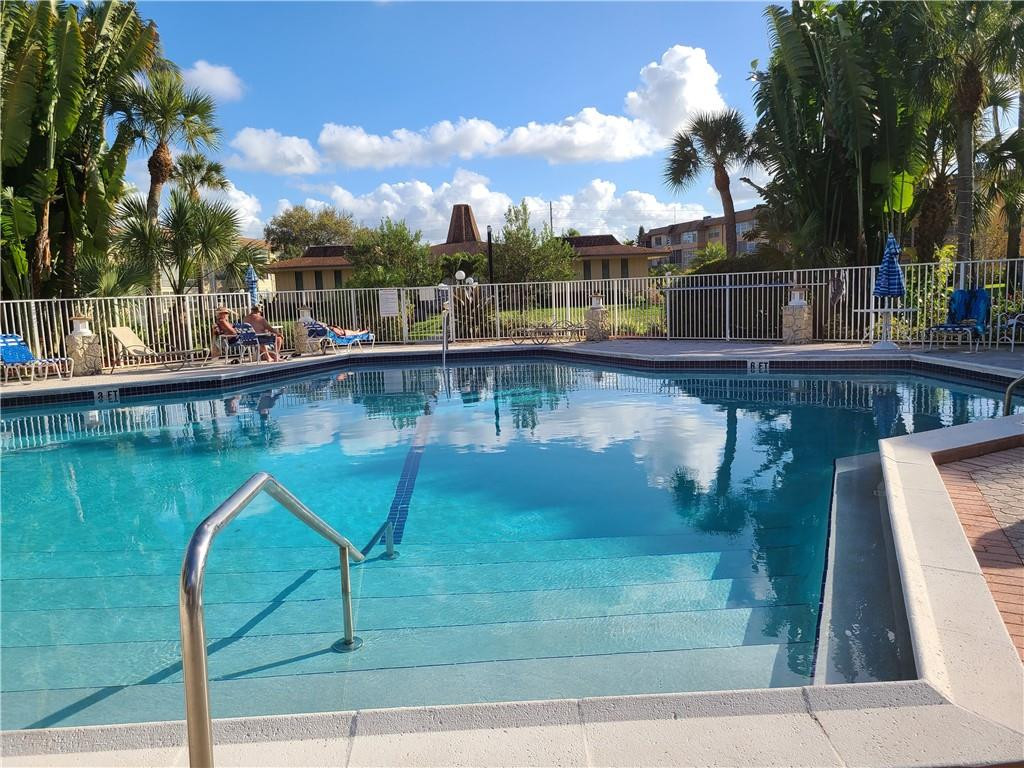 HAWAIIAN GARDENS - Residential