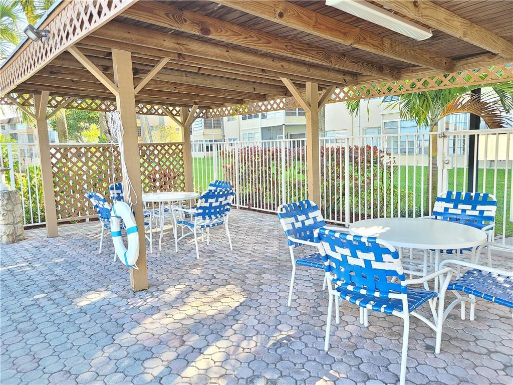 HAWAIIAN GARDENS - Residential