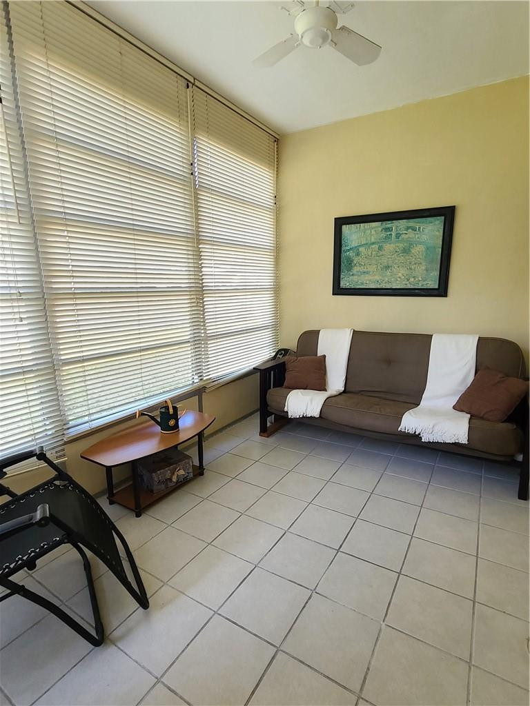 HAWAIIAN GARDENS - Residential