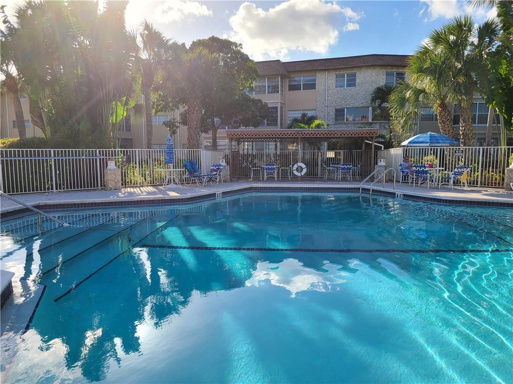 HAWAIIAN GARDENS - Residential