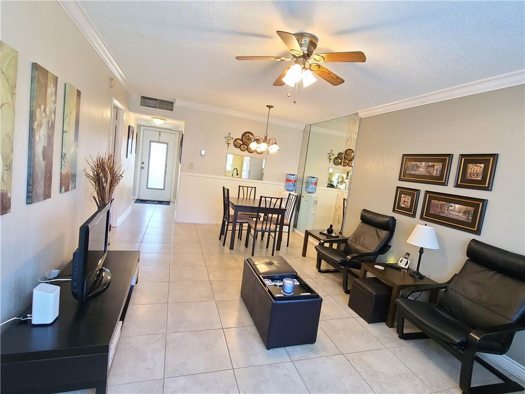 HAWAIIAN GARDENS - Residential