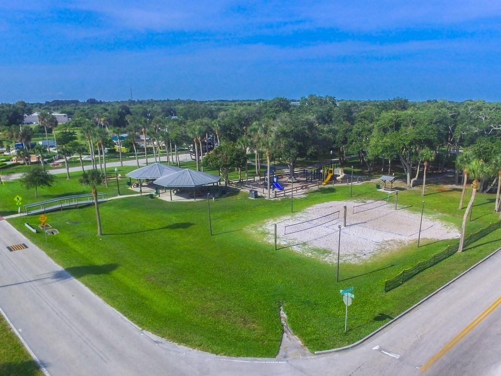 VERO LAKE ESTATES - Residential