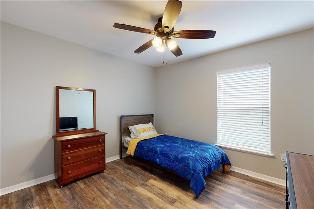 VERO LAKE ESTATES - Residential