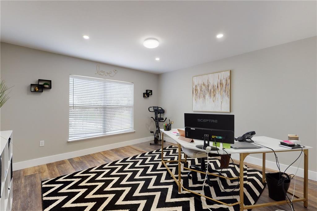 VERO LAKE ESTATES - Residential