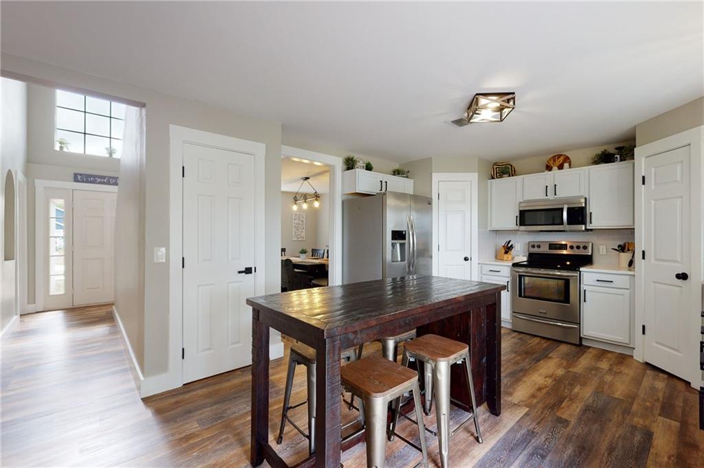 VERO LAKE ESTATES - Residential