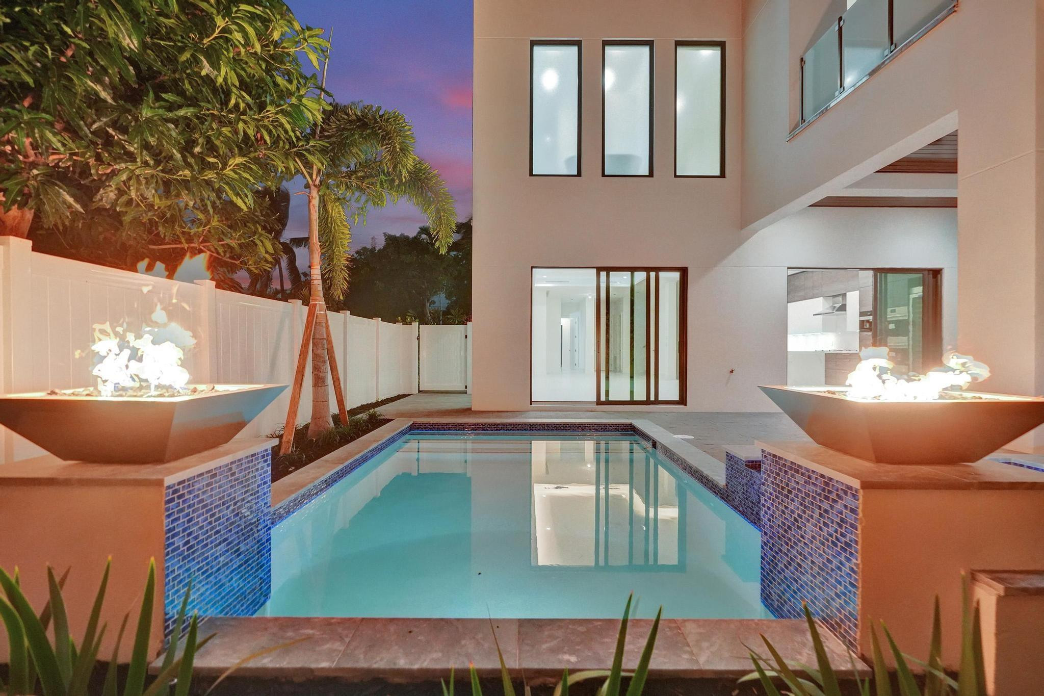 4524 Seagrape Drive 2 South