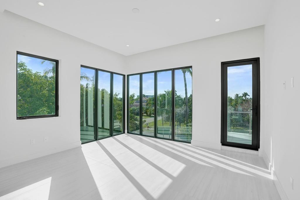 SILVER SHORES SEC OF LAUDERDALE - Residential