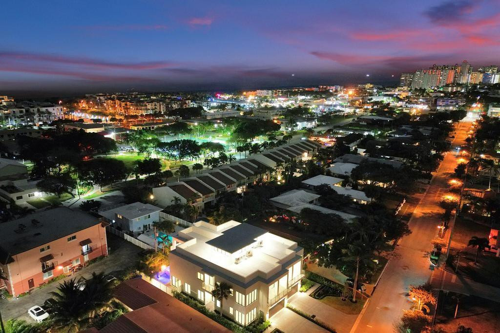 SILVER SHORES SEC OF LAUDERDALE - Residential