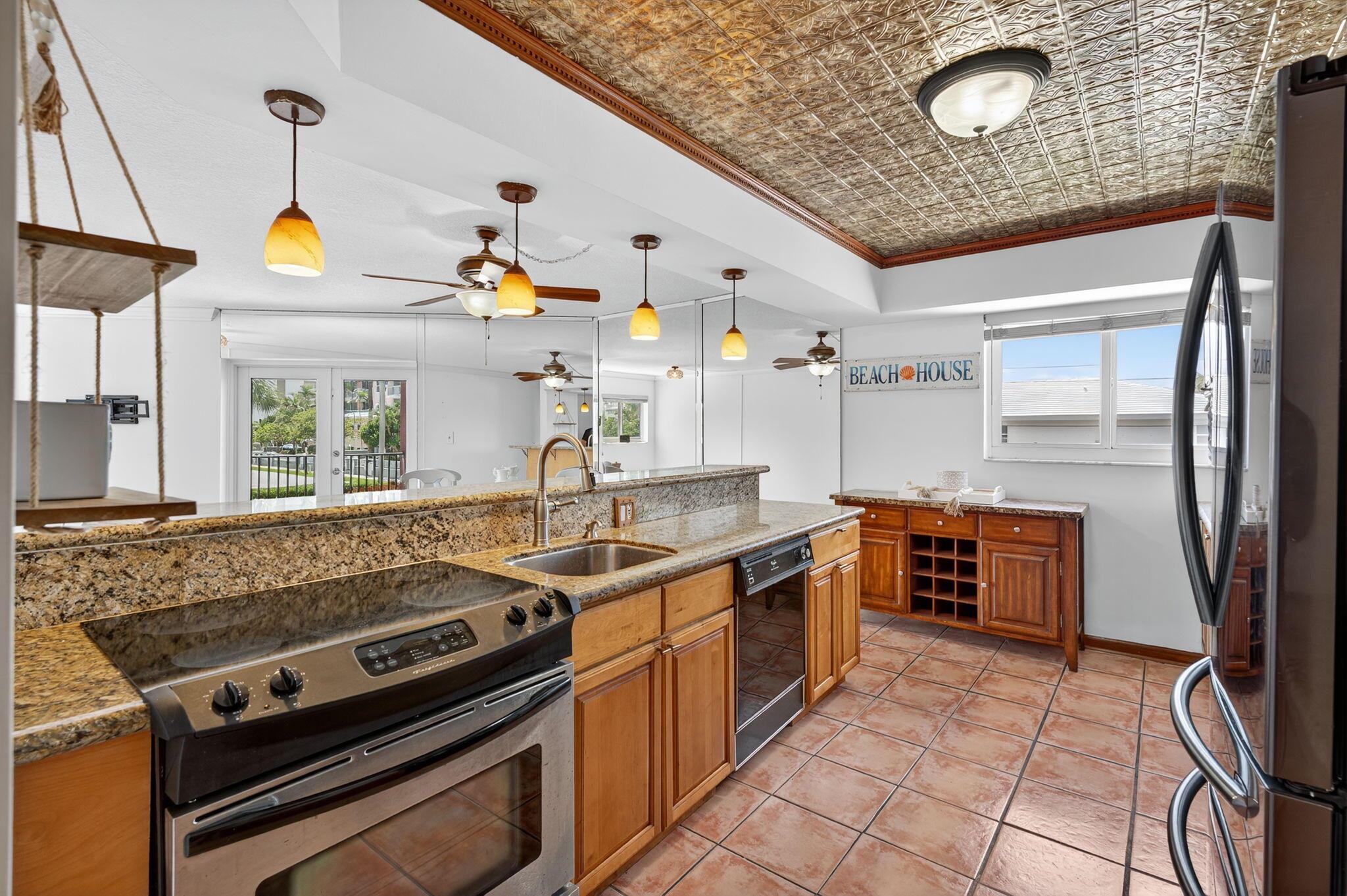 180 SE 20th Avenue 201