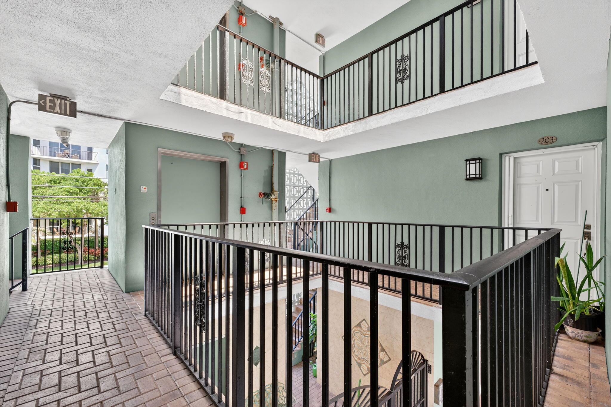 180 SE 20th Avenue 201