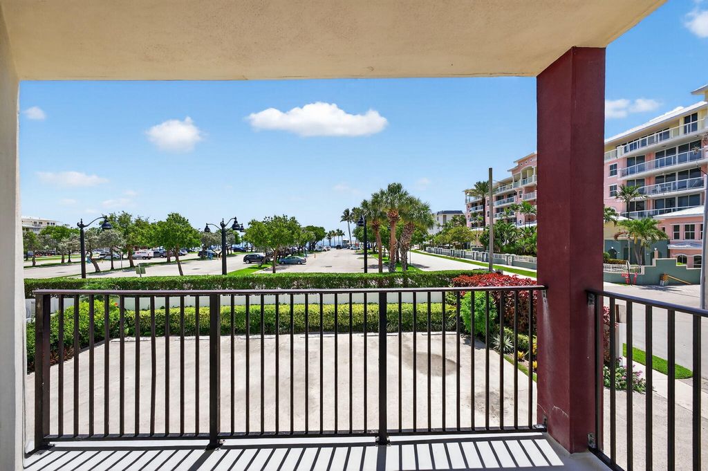 Photo of 180 SE 20th Avenue #201, Deerfield Beach, FL 33441 (MLS # R11107230)