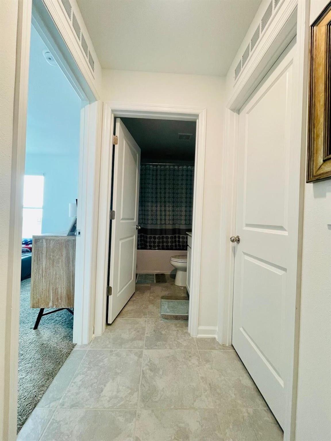 ASTONIA NORTH - Residential Lease