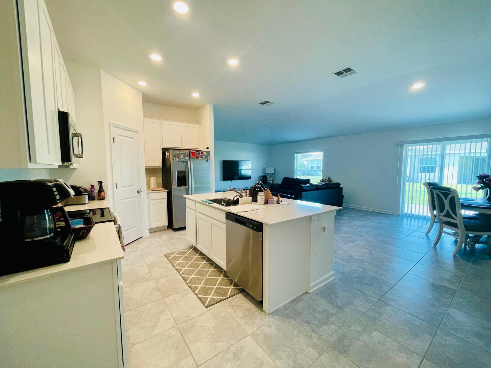 ASTONIA NORTH - Residential Lease