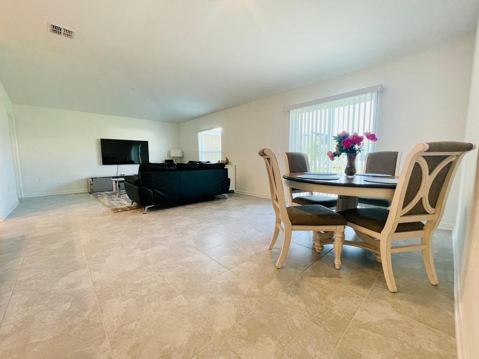 ASTONIA NORTH - Residential Lease