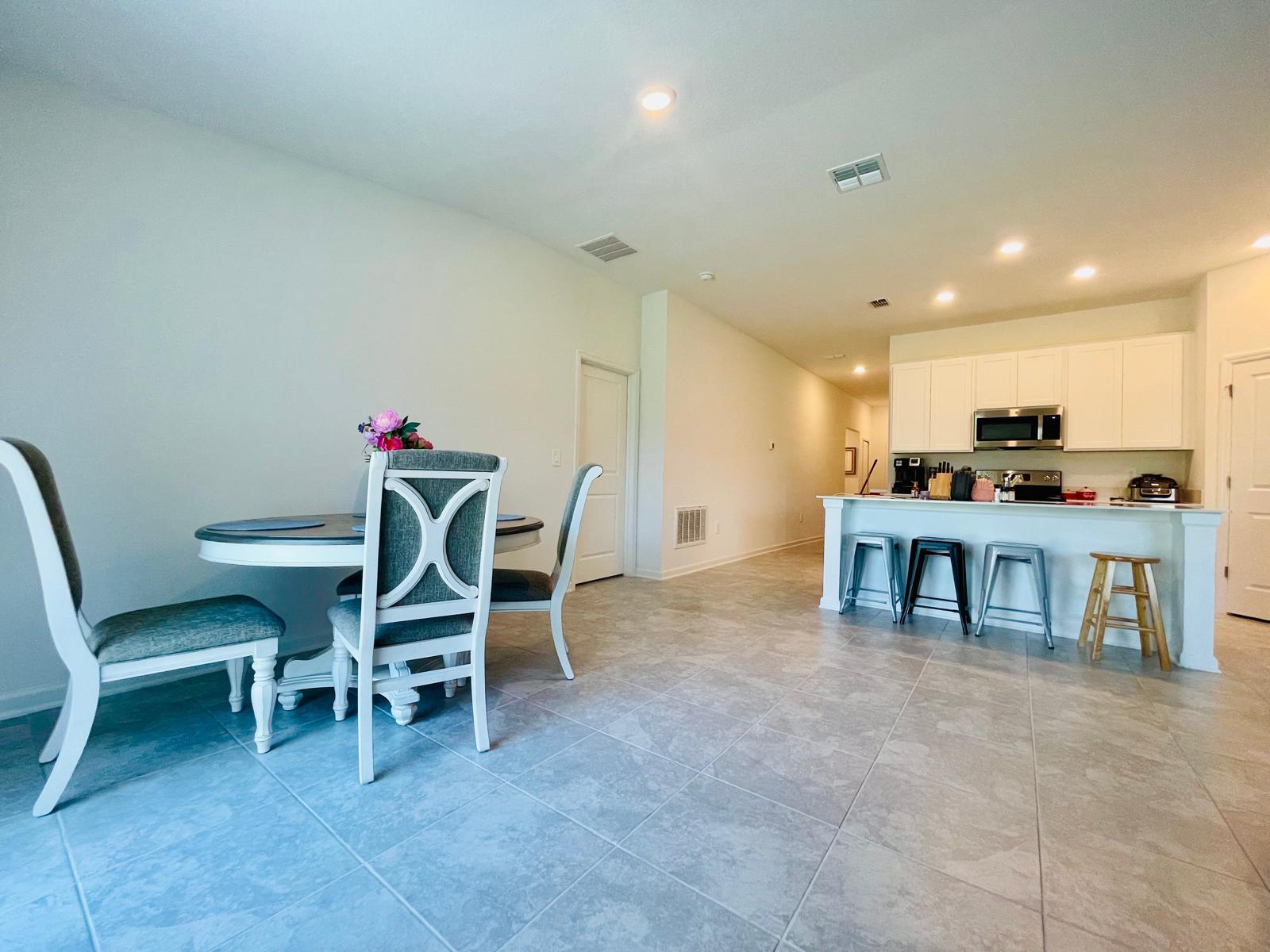 ASTONIA NORTH - Residential Lease