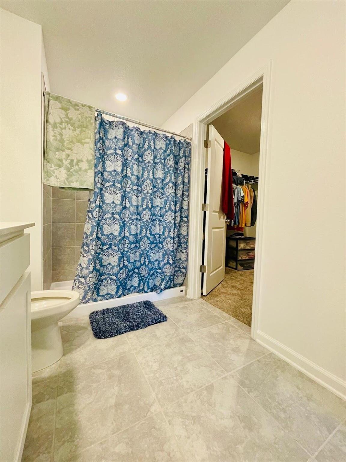 ASTONIA NORTH - Residential Lease