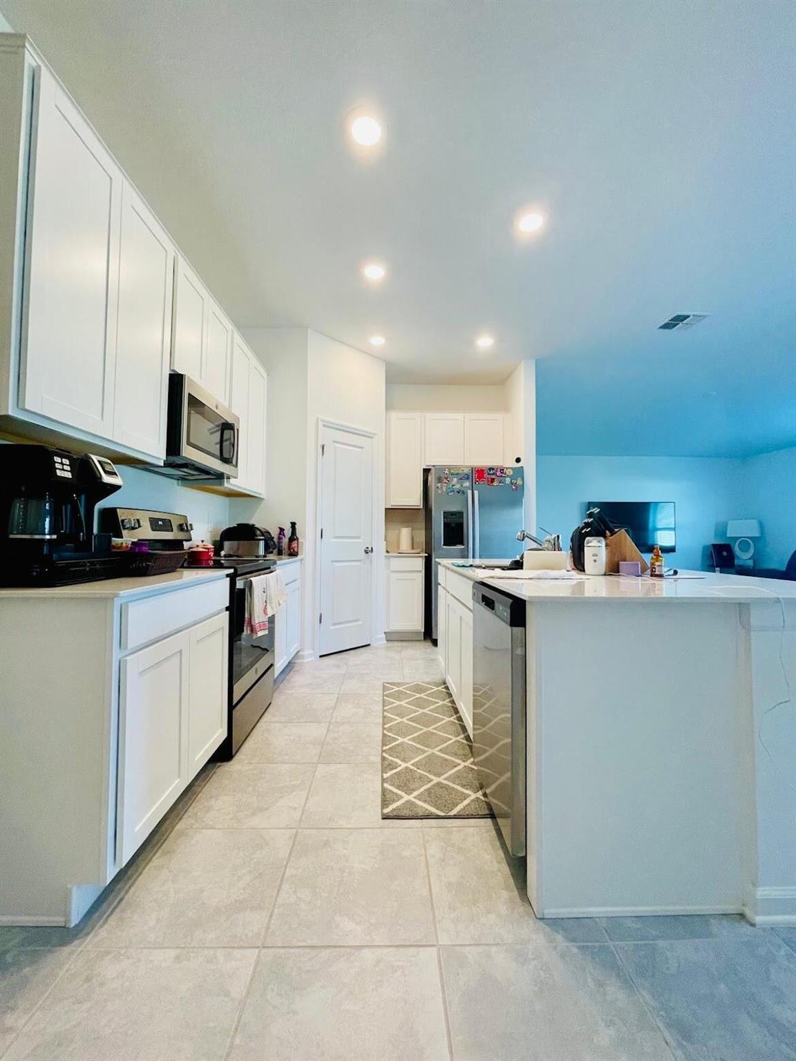 ASTONIA NORTH - Residential Lease