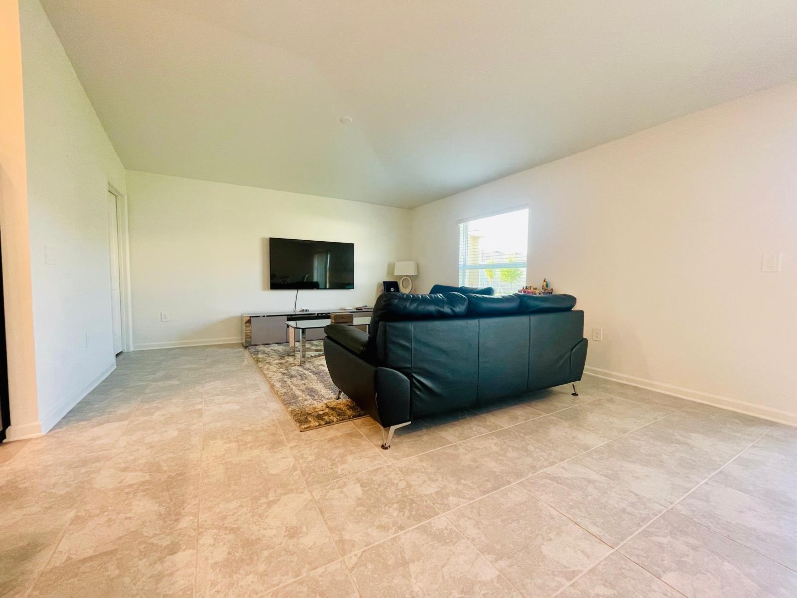 ASTONIA NORTH - Residential Lease