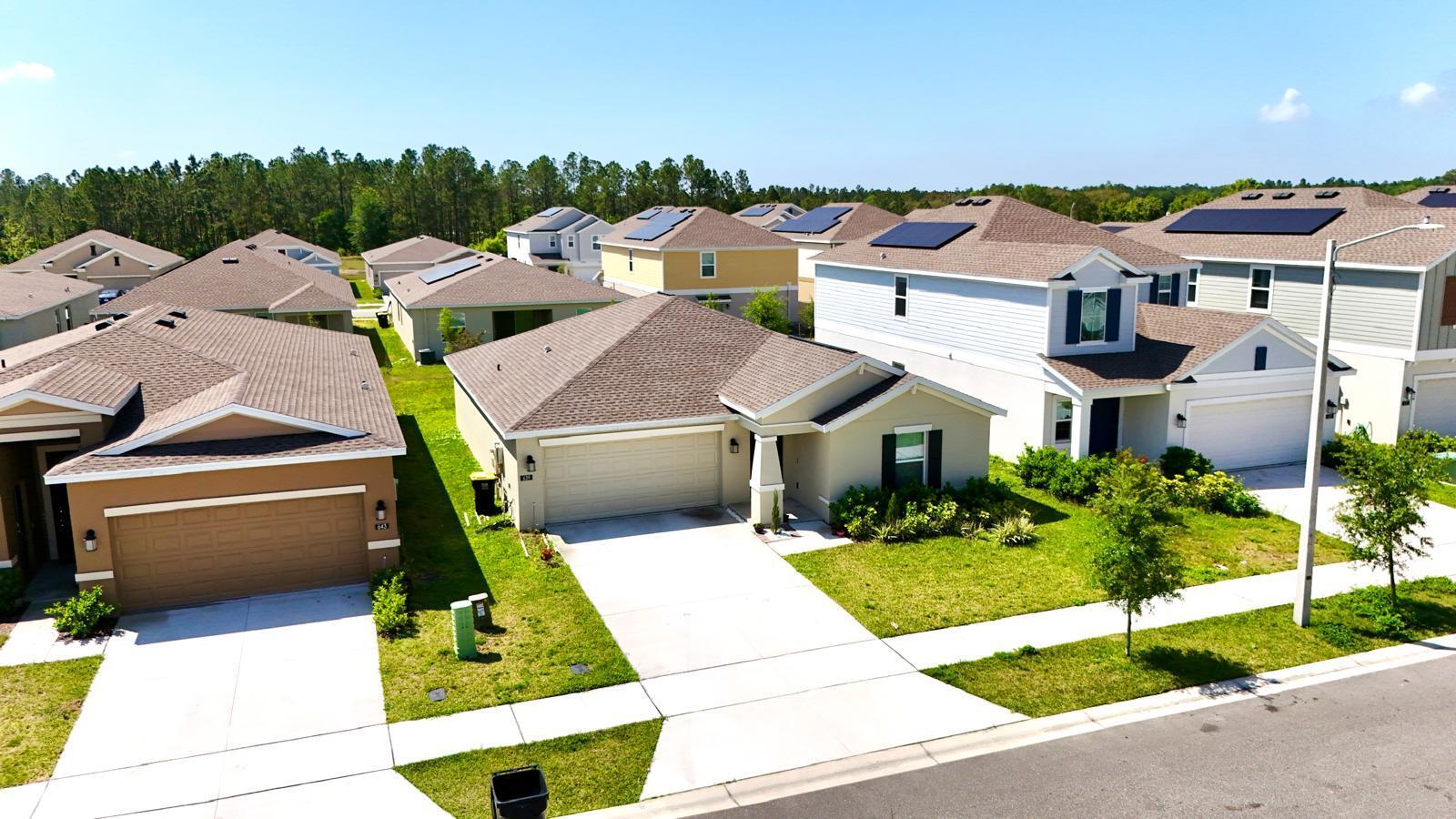 ASTONIA NORTH - Residential Lease