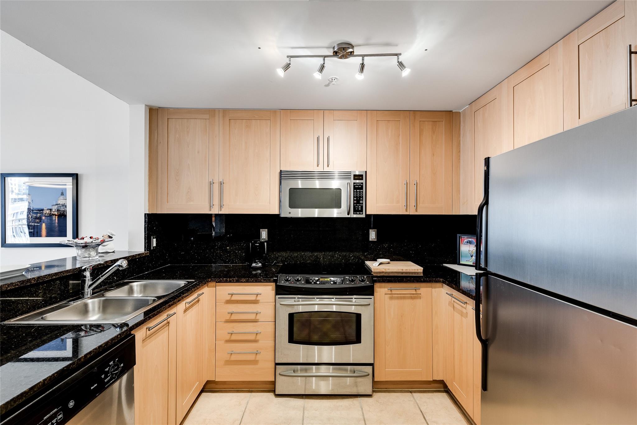511 SE 5th Ave 923