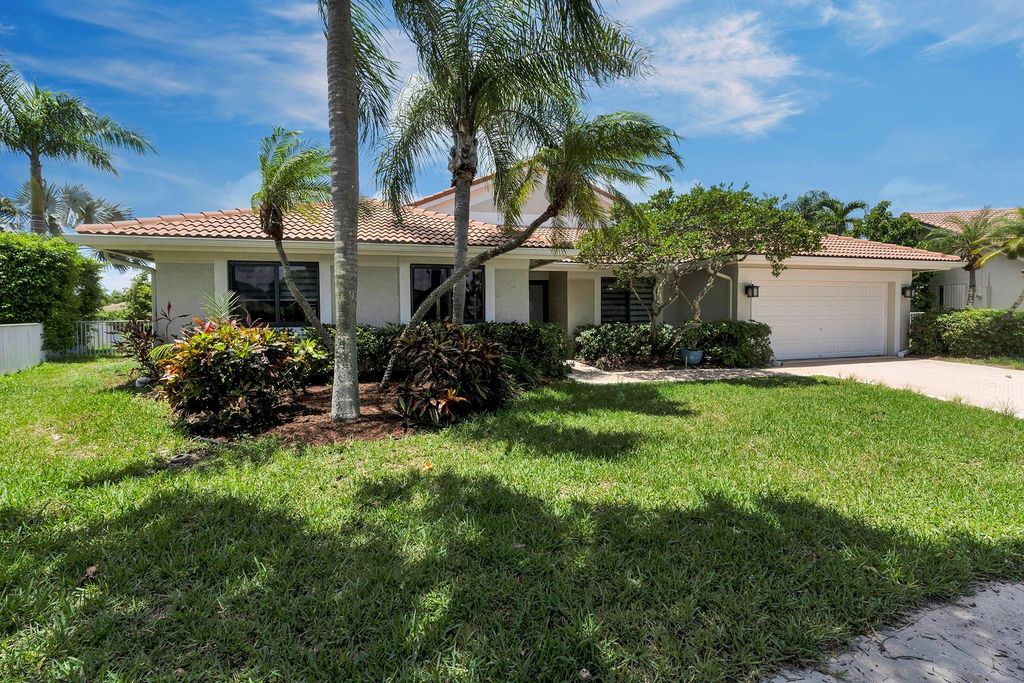 Photo of 10632 NW 7th Street, Plantation, FL 33324 (MLS # F10503237)