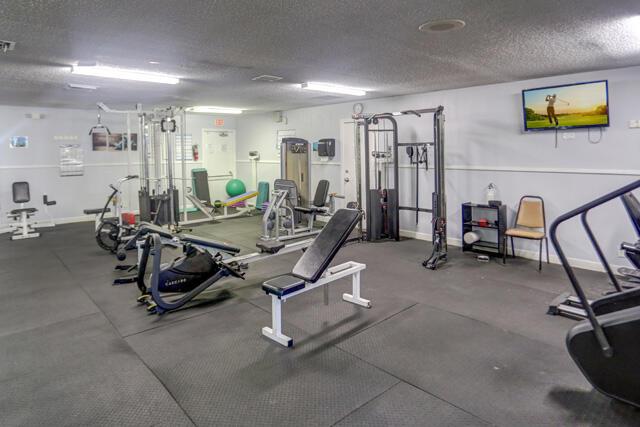 GOLDEN LAKES VILLAGE COND - Residential Lease