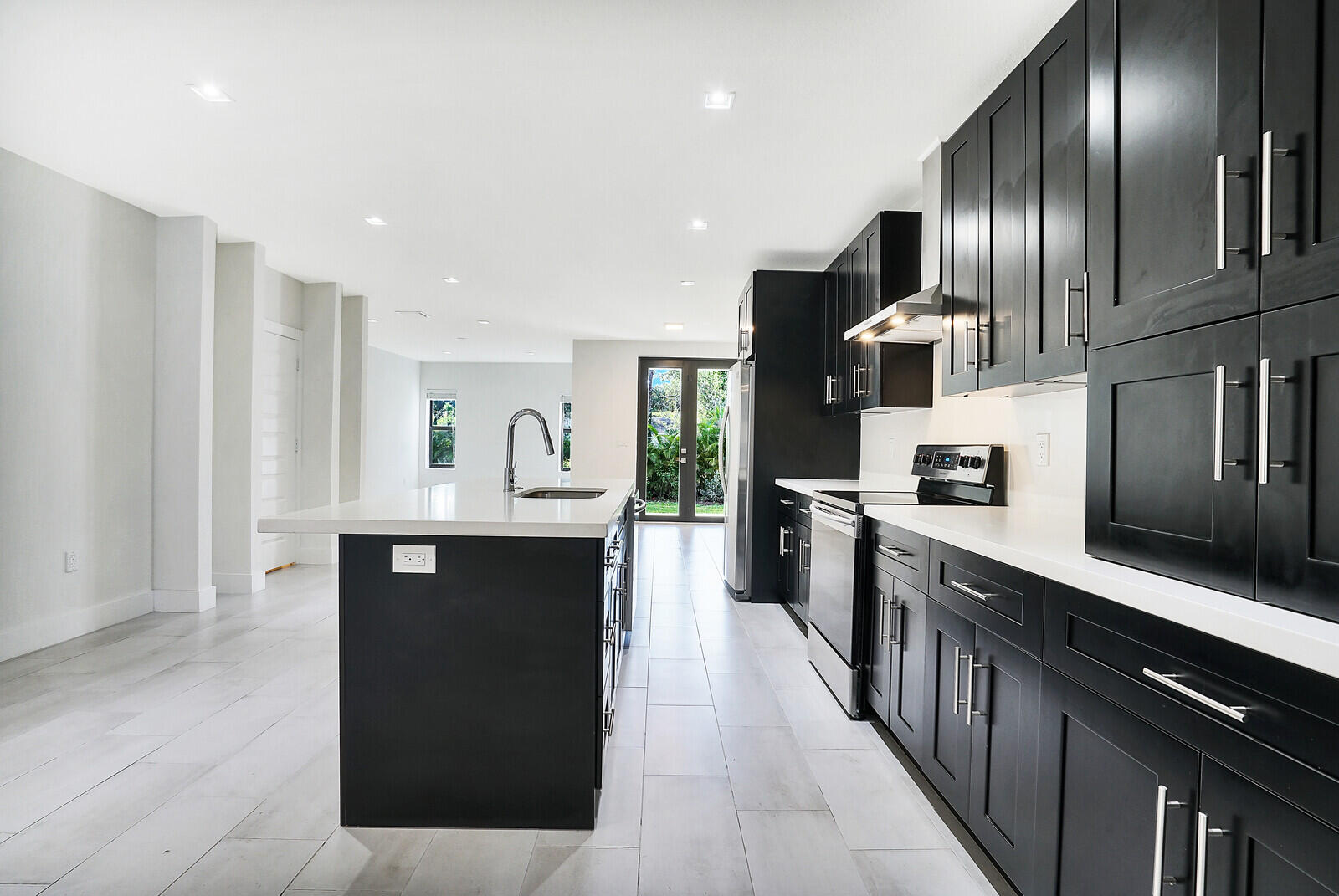 Casa del Sol - West Palm Beach, FL 33406 - Residential Income