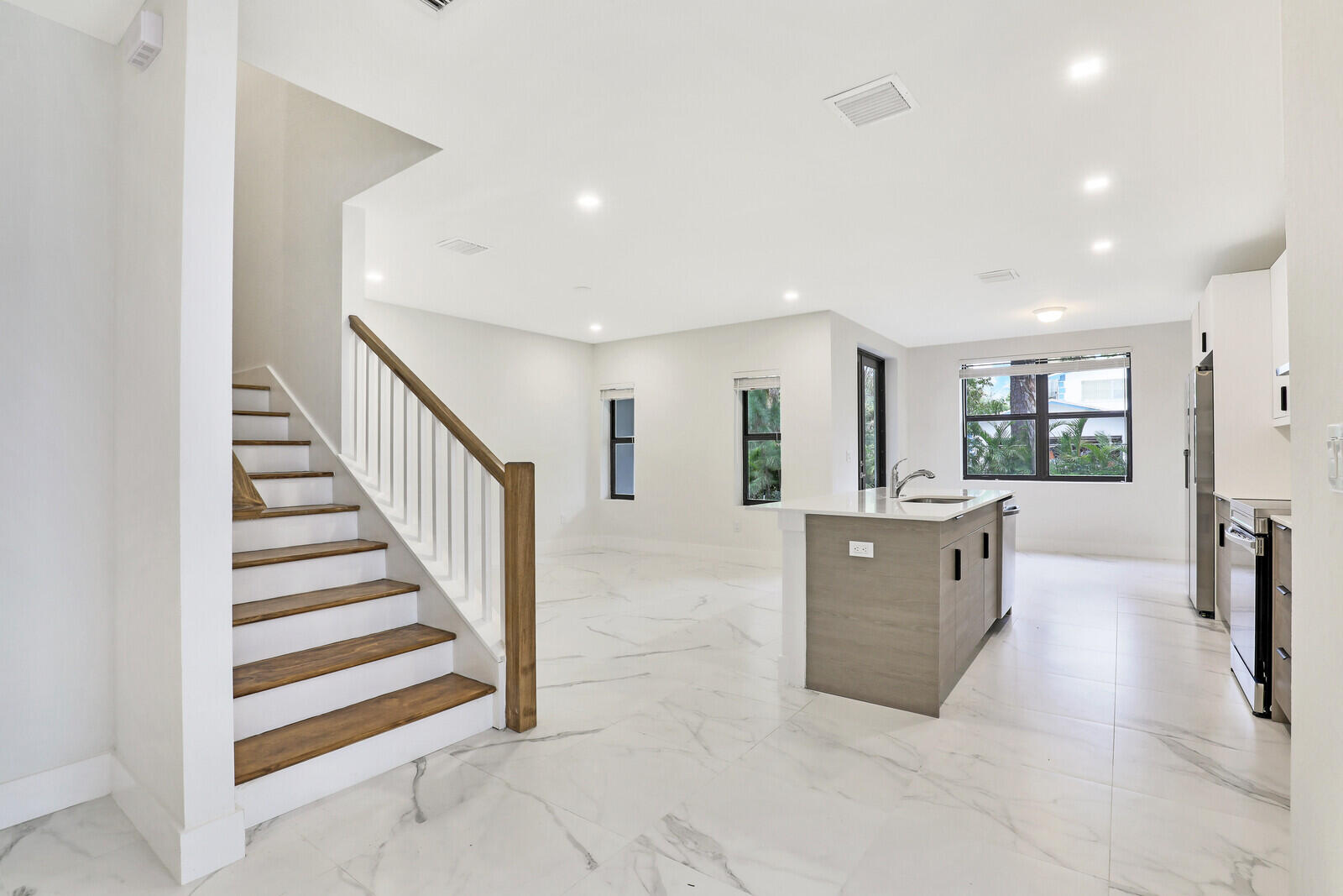 Casa del Sol - West Palm Beach, FL 33406 - Residential Income