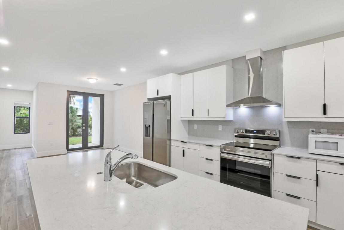 Casa del Sol - West Palm Beach, FL 33406 - Residential Income