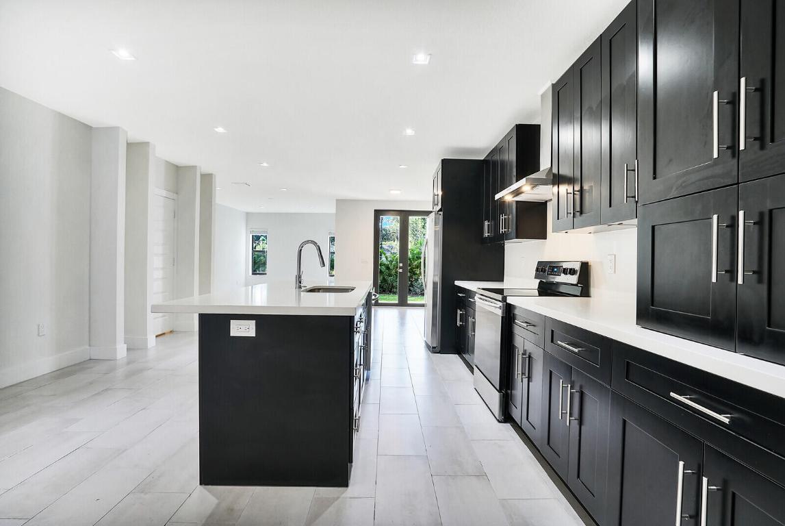 Casa del Sol - West Palm Beach, FL 33406 - Residential Income