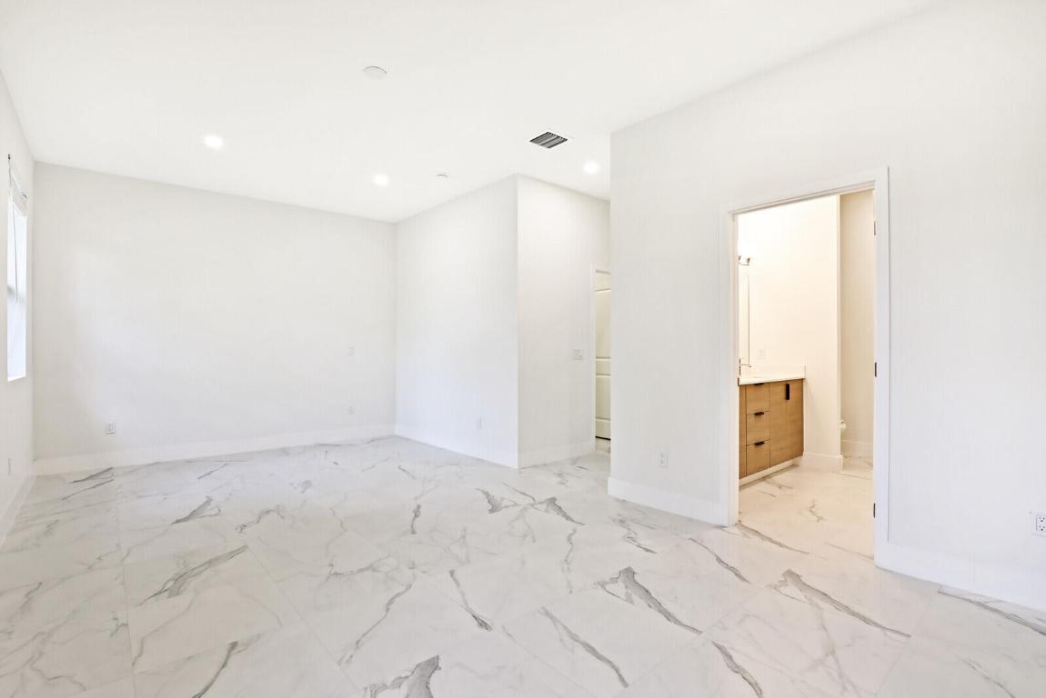 Casa del Sol - West Palm Beach, FL 33406 - Residential Income