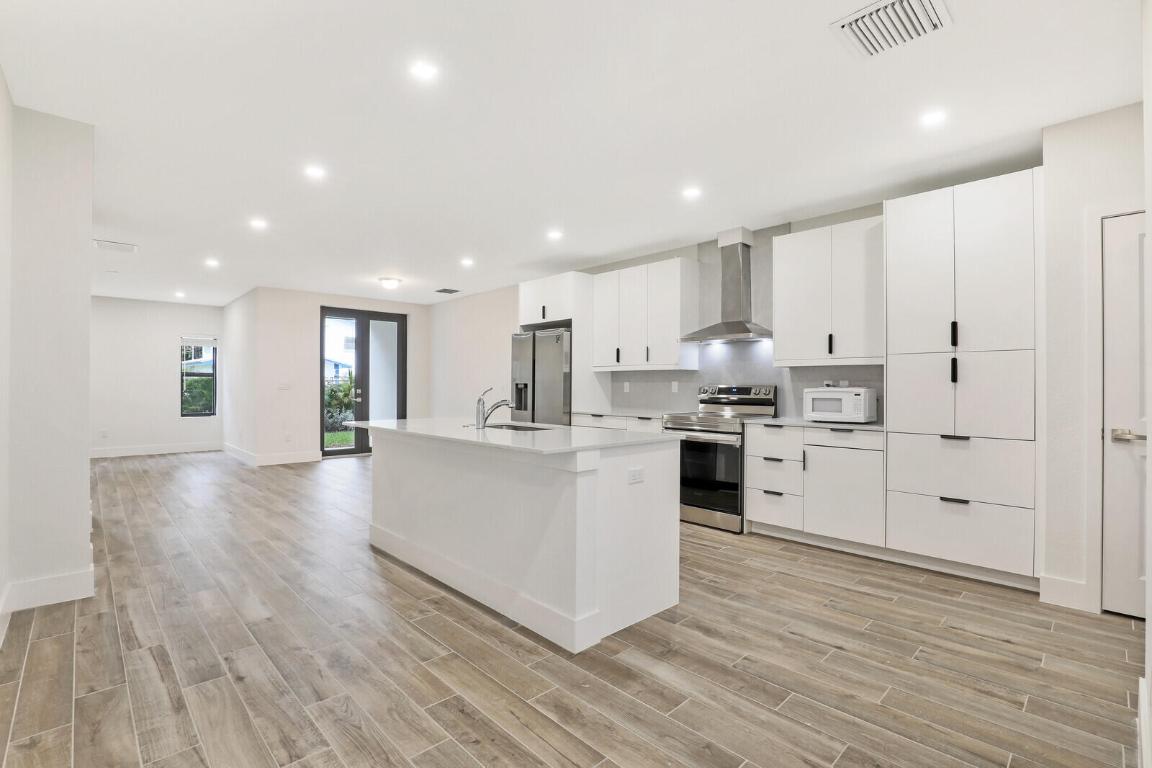 Casa del Sol - West Palm Beach, FL 33406 - Residential Income