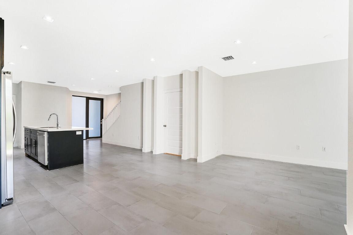 Casa del Sol - West Palm Beach, FL 33406 - Residential Income