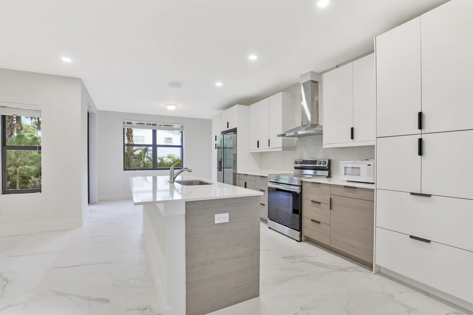 Casa del Sol - West Palm Beach, FL 33406 - Residential Income