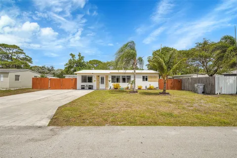 1321 NE 26th Ct, Pompano Beach, FL 33064 - MLS#: F10496375