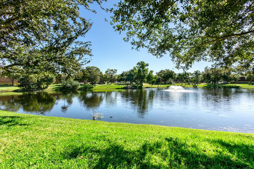 GARDEN LAKES AND GARDEN SQUARE SHOPS - Residential