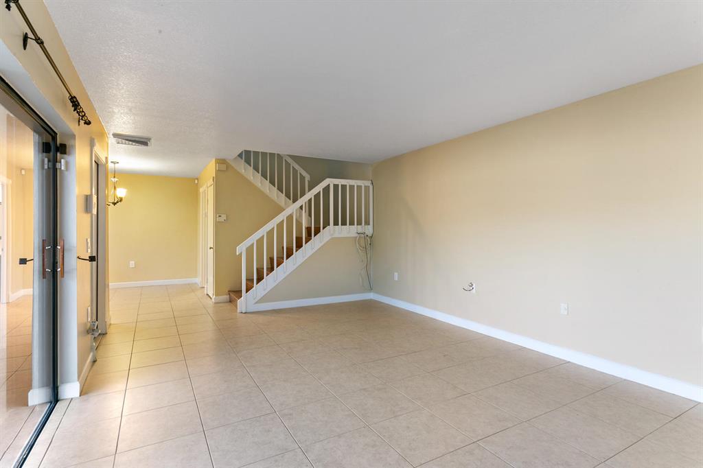 GARDEN LAKES AND GARDEN SQUARE SHOPS - Residential