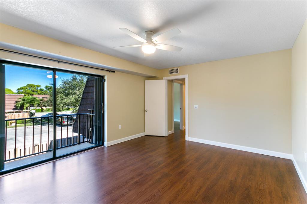 GARDEN LAKES AND GARDEN SQUARE SHOPS - Residential