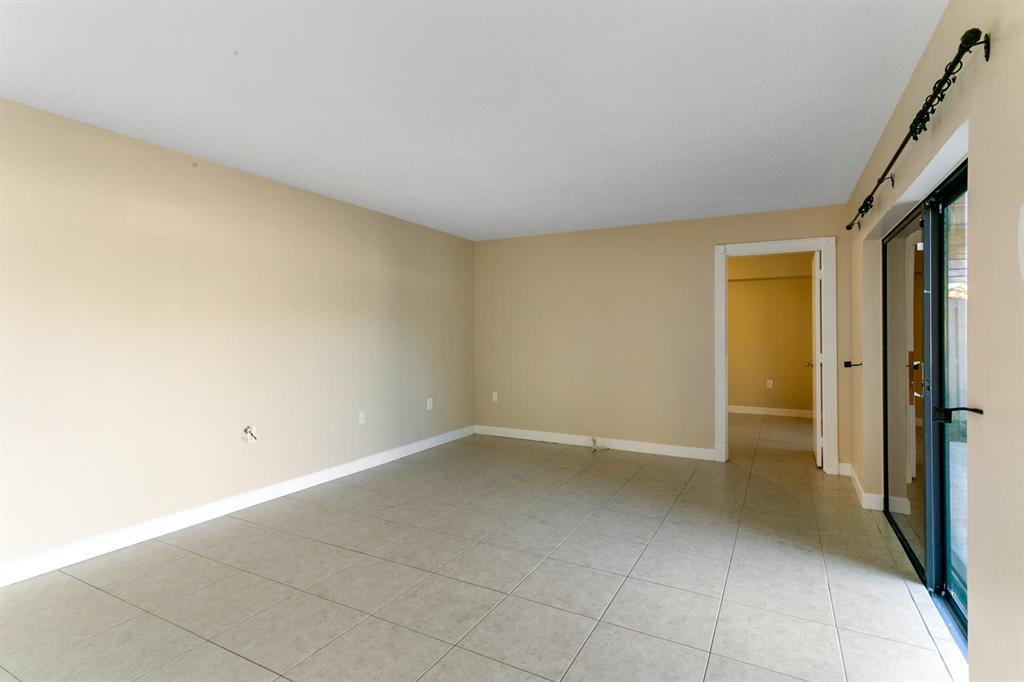 GARDEN LAKES AND GARDEN SQUARE SHOPS - Residential