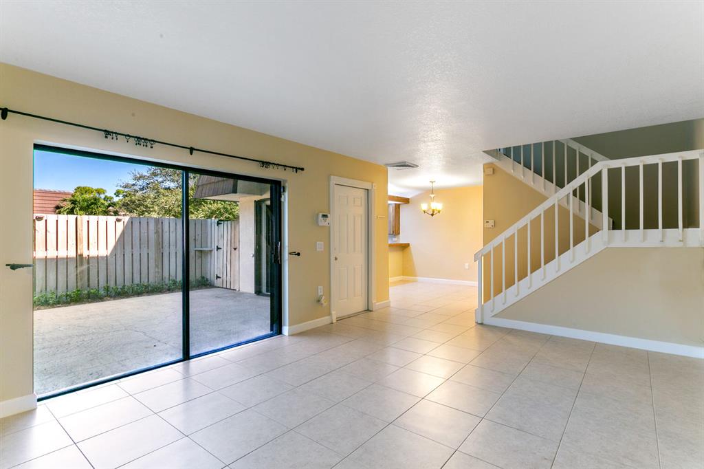 GARDEN LAKES AND GARDEN SQUARE SHOPS - Residential