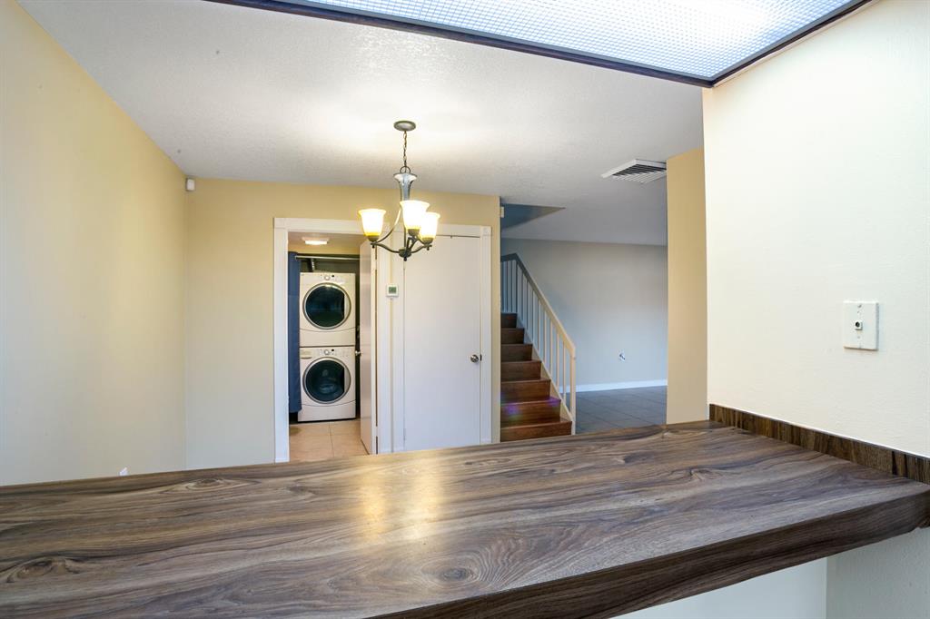 GARDEN LAKES AND GARDEN SQUARE SHOPS - Residential