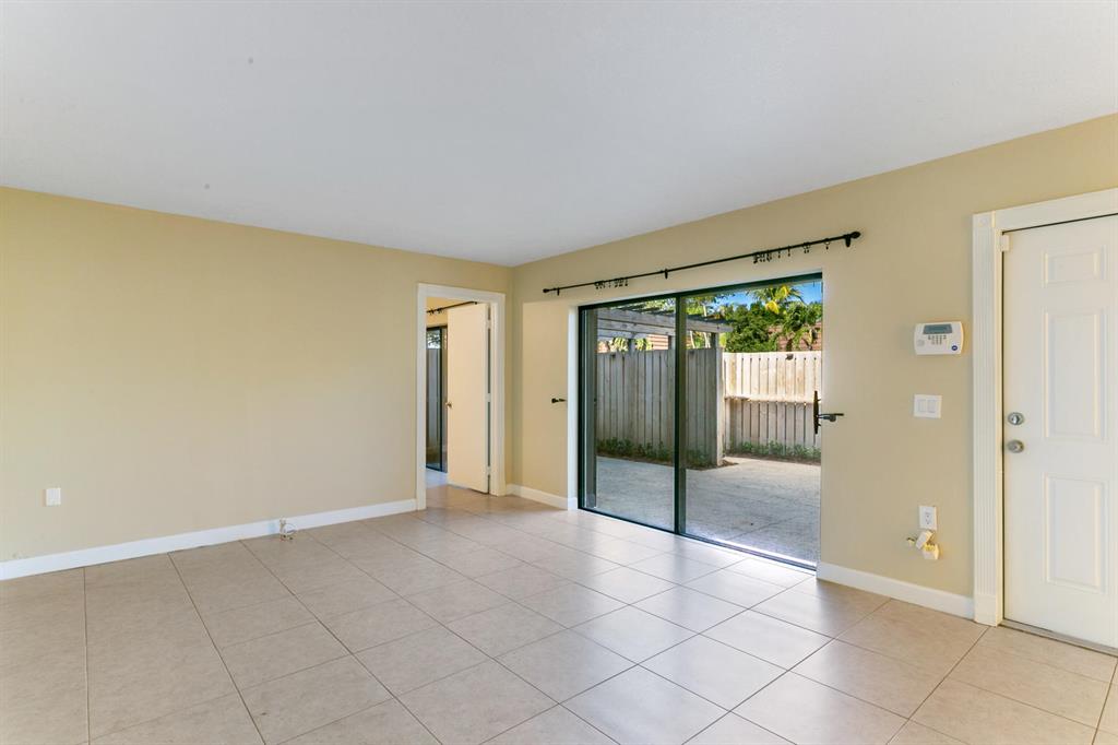 GARDEN LAKES AND GARDEN SQUARE SHOPS - Residential