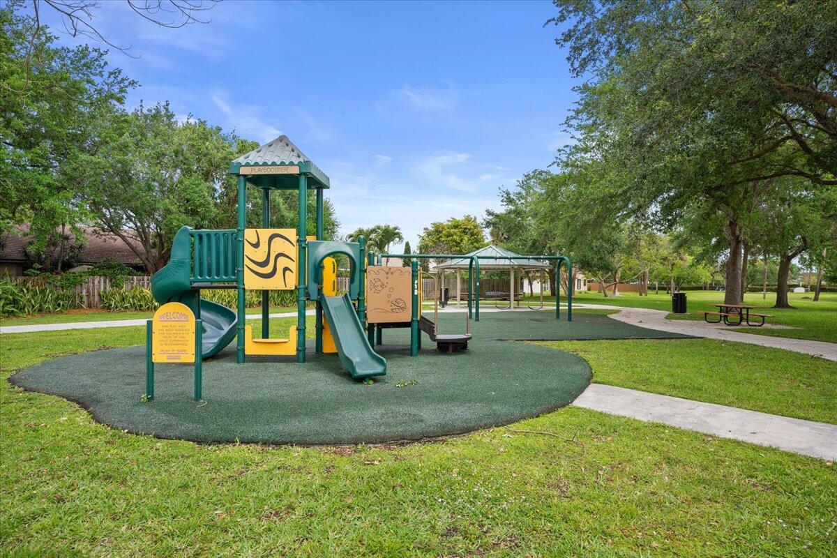 SAILBOAT POINT OF WELLINGTON - Residential