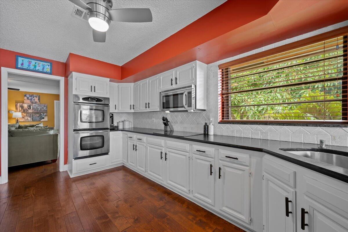 SAILBOAT POINT OF WELLINGTON - Residential