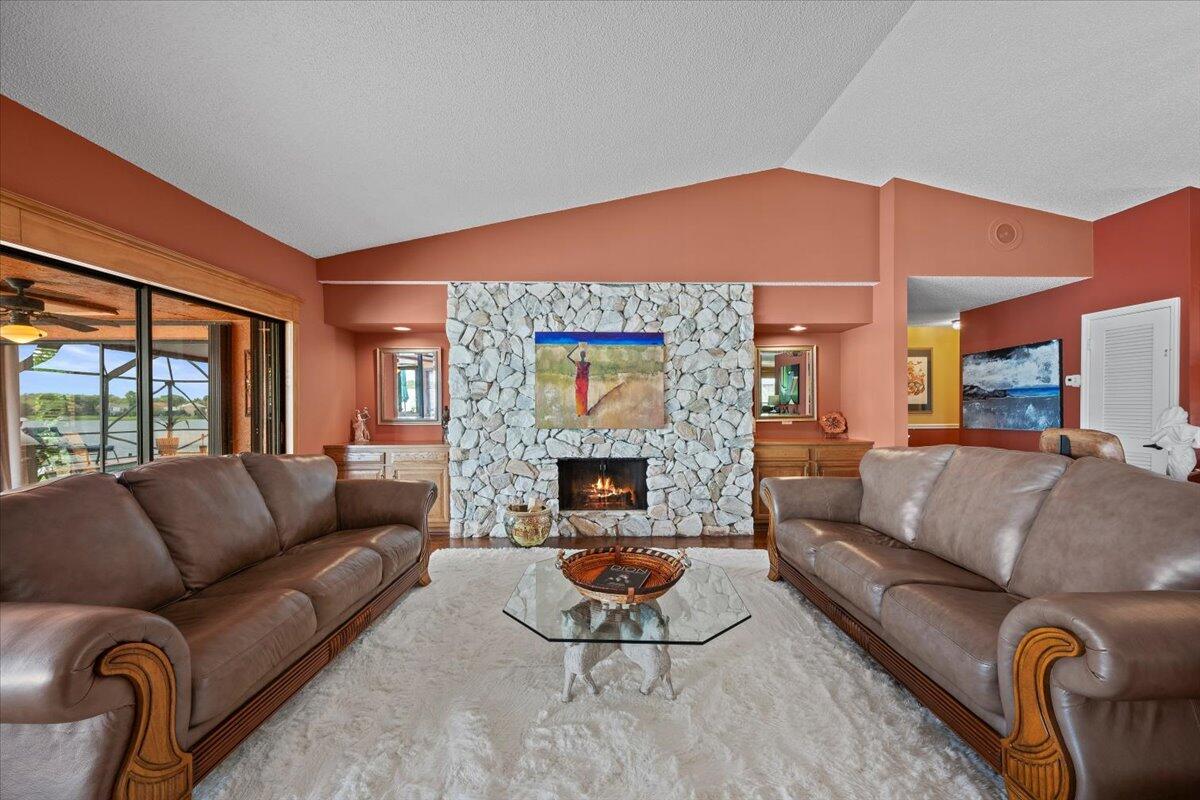 SAILBOAT POINT OF WELLINGTON - Residential