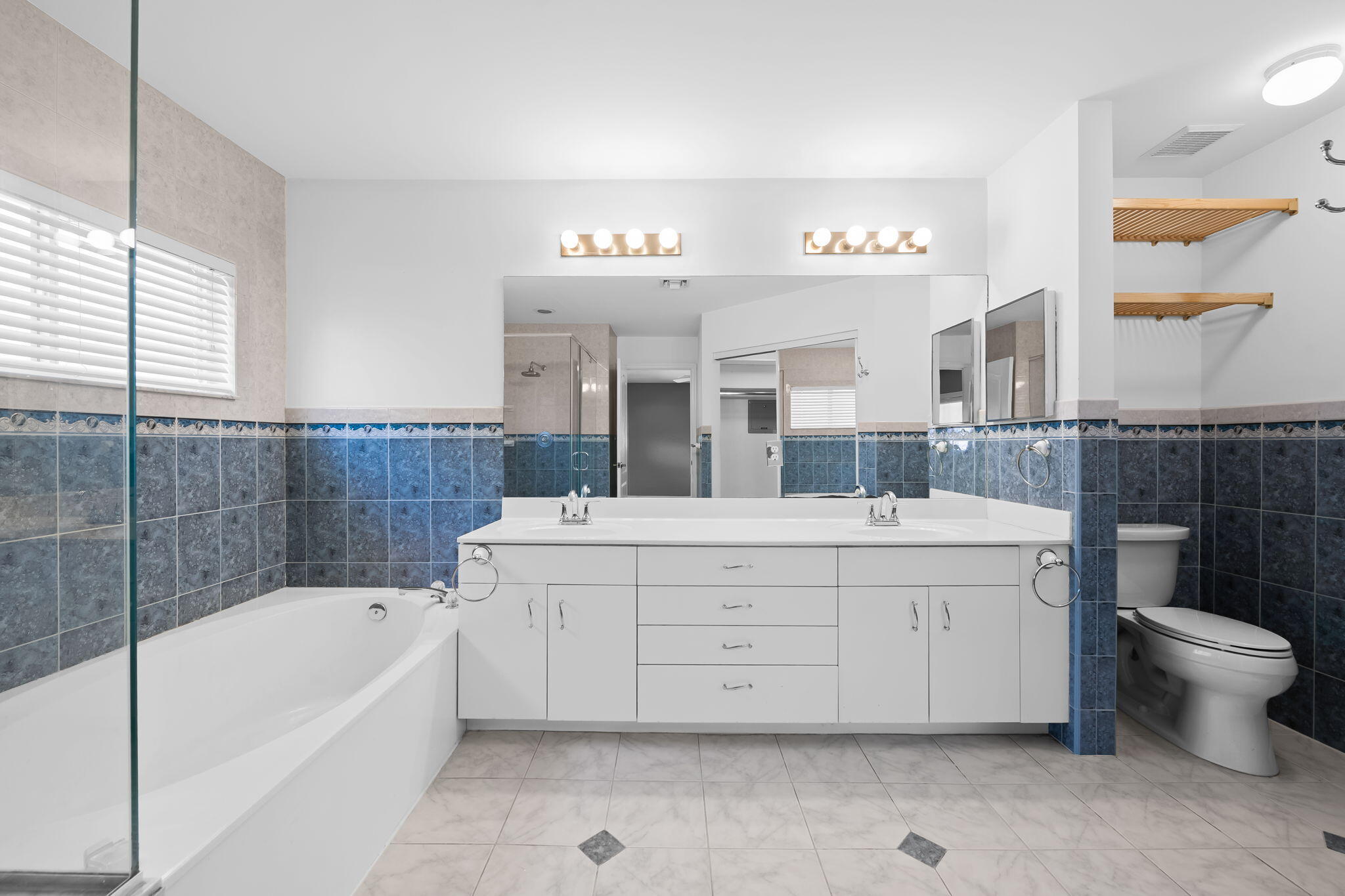 CENTRAL PARK LAKE - Residential