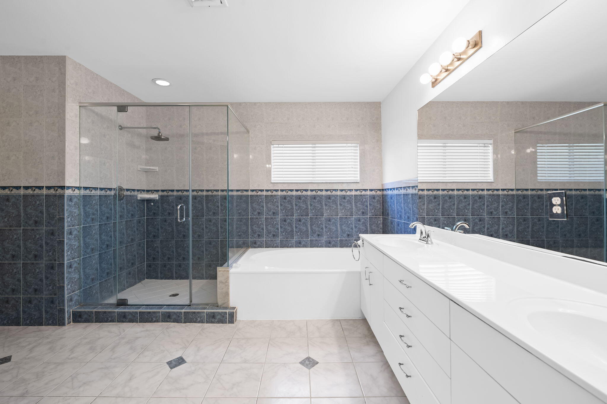 CENTRAL PARK LAKE - Residential